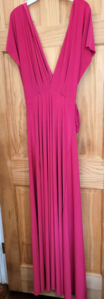 Vestido largo convertible estilo rosa fuerte