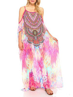 Vestido largo rosa adornado con hombros descubiertos