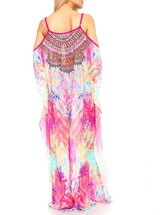 Vestido largo rosa adornado con hombros descubiertos