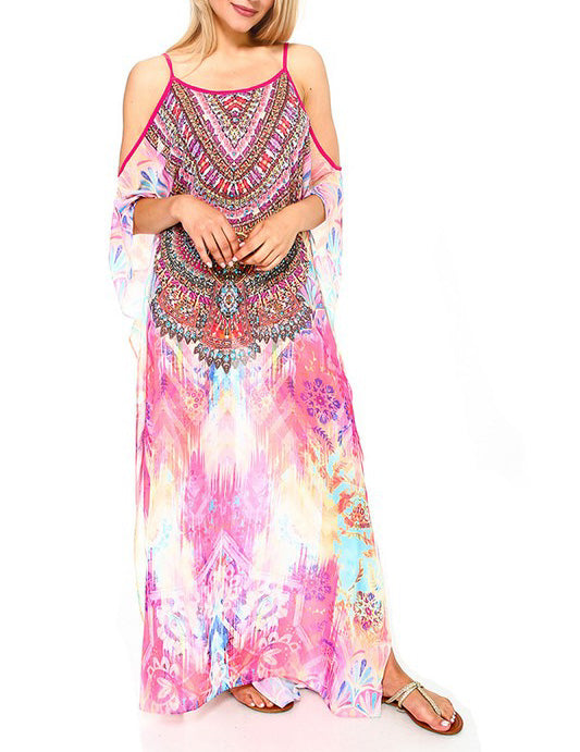 Vestido largo rosa adornado con hombros descubiertos
