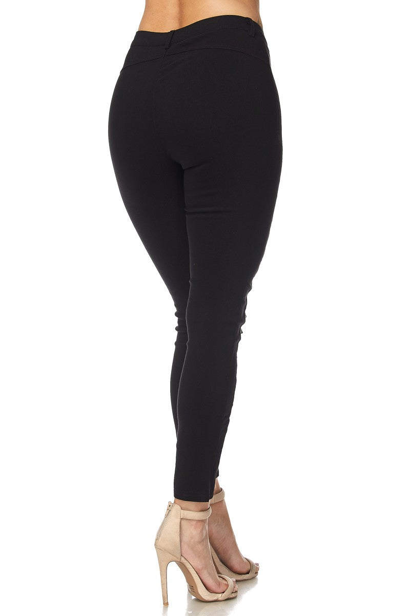 Pantalones con cordones en la parte delantera