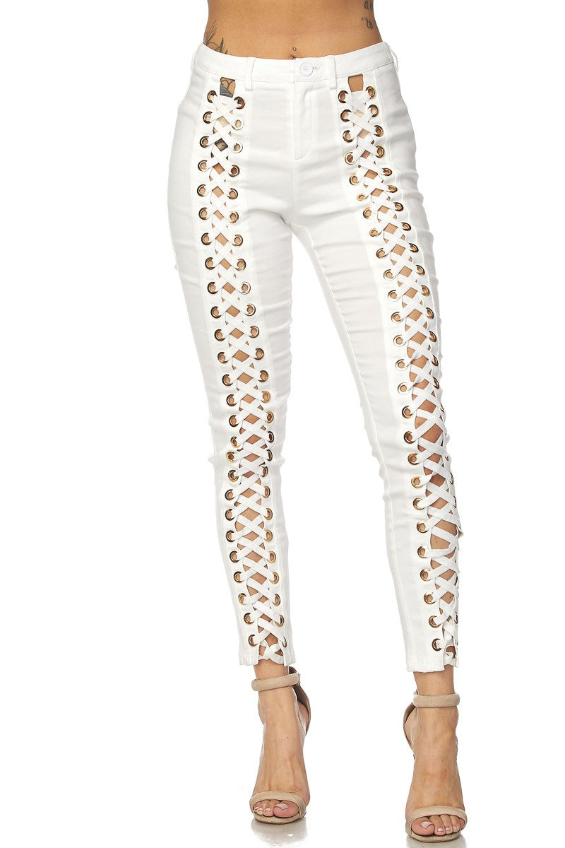 Pantalones con cordones en la parte delantera